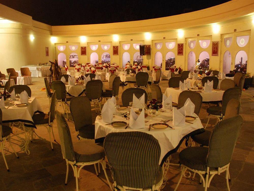 Garden Hotel - Heritage By Hrh Group Of Hotels Udaipur Restaurant foto