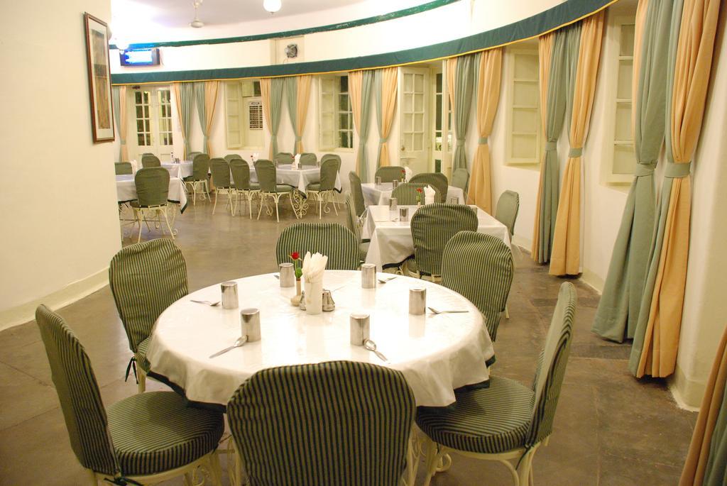 Garden Hotel - Heritage By Hrh Group Of Hotels Udaipur Restaurant foto