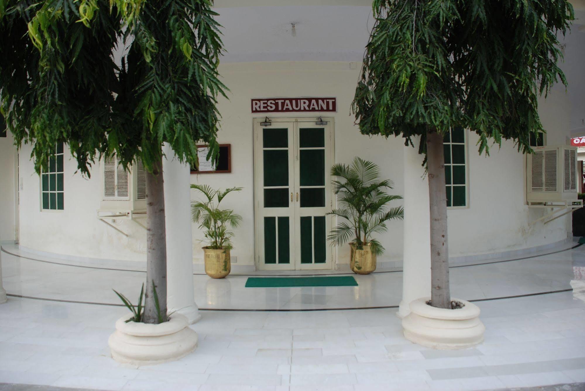 Garden Hotel - Heritage By Hrh Group Of Hotels Udaipur Exterior foto