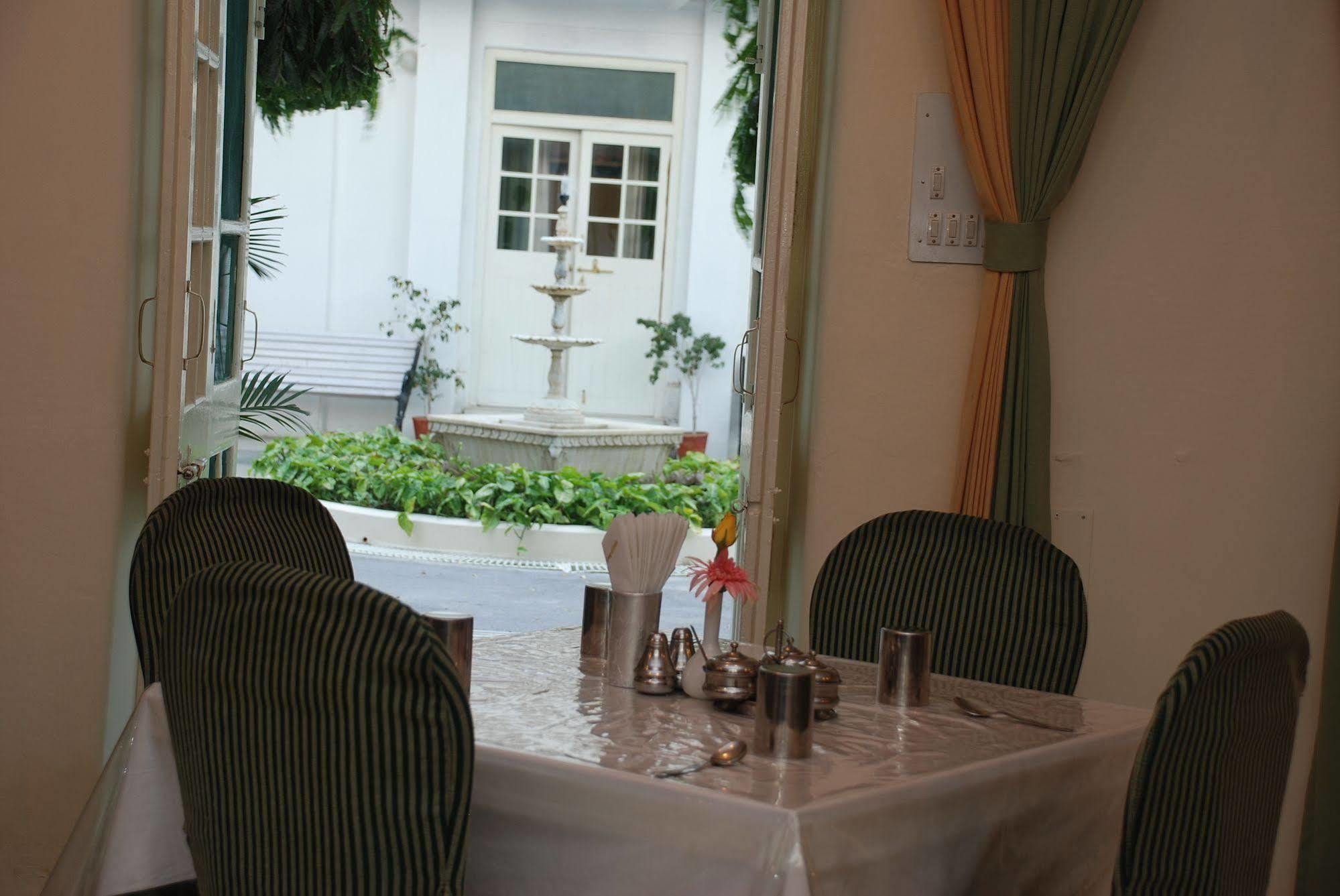 Garden Hotel - Heritage By Hrh Group Of Hotels Udaipur Exterior foto