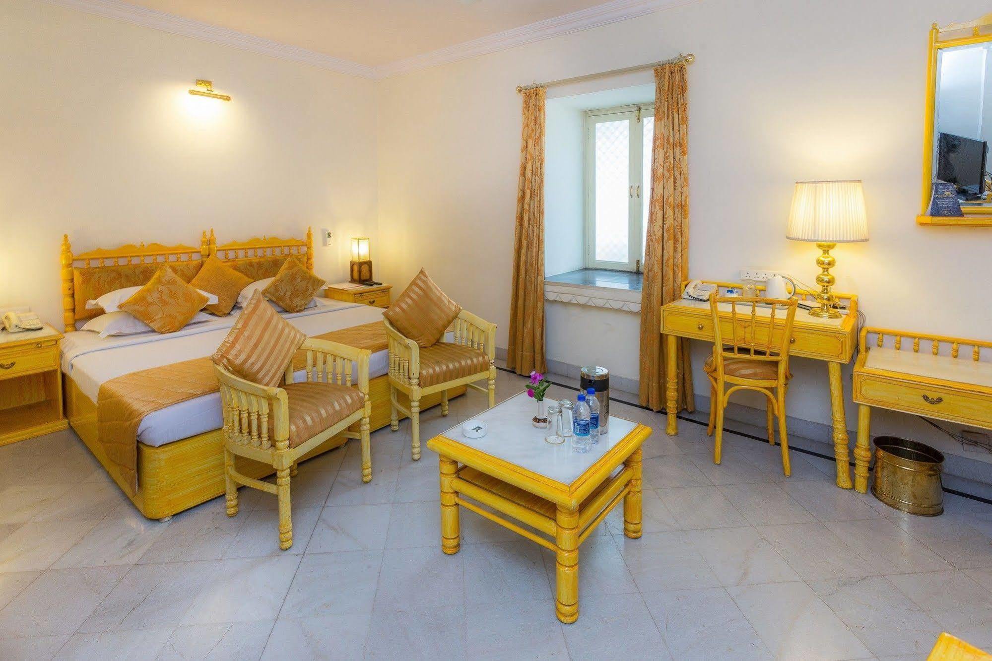 Garden Hotel - Heritage By Hrh Group Of Hotels Udaipur Exterior foto